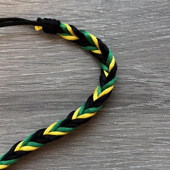 🔸Bundle of 2 threaded bracelets! Handmade, both with ties. Fits most wrists! - Picture 7 of 7